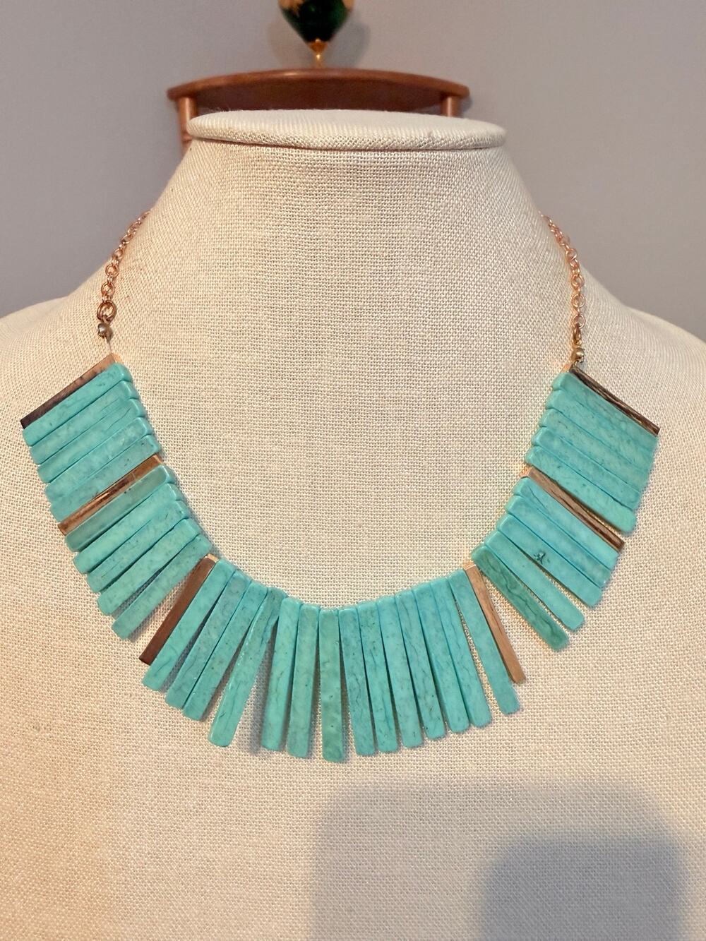 18" + 2" Faux Turquoise Acrylic Statement Necklace